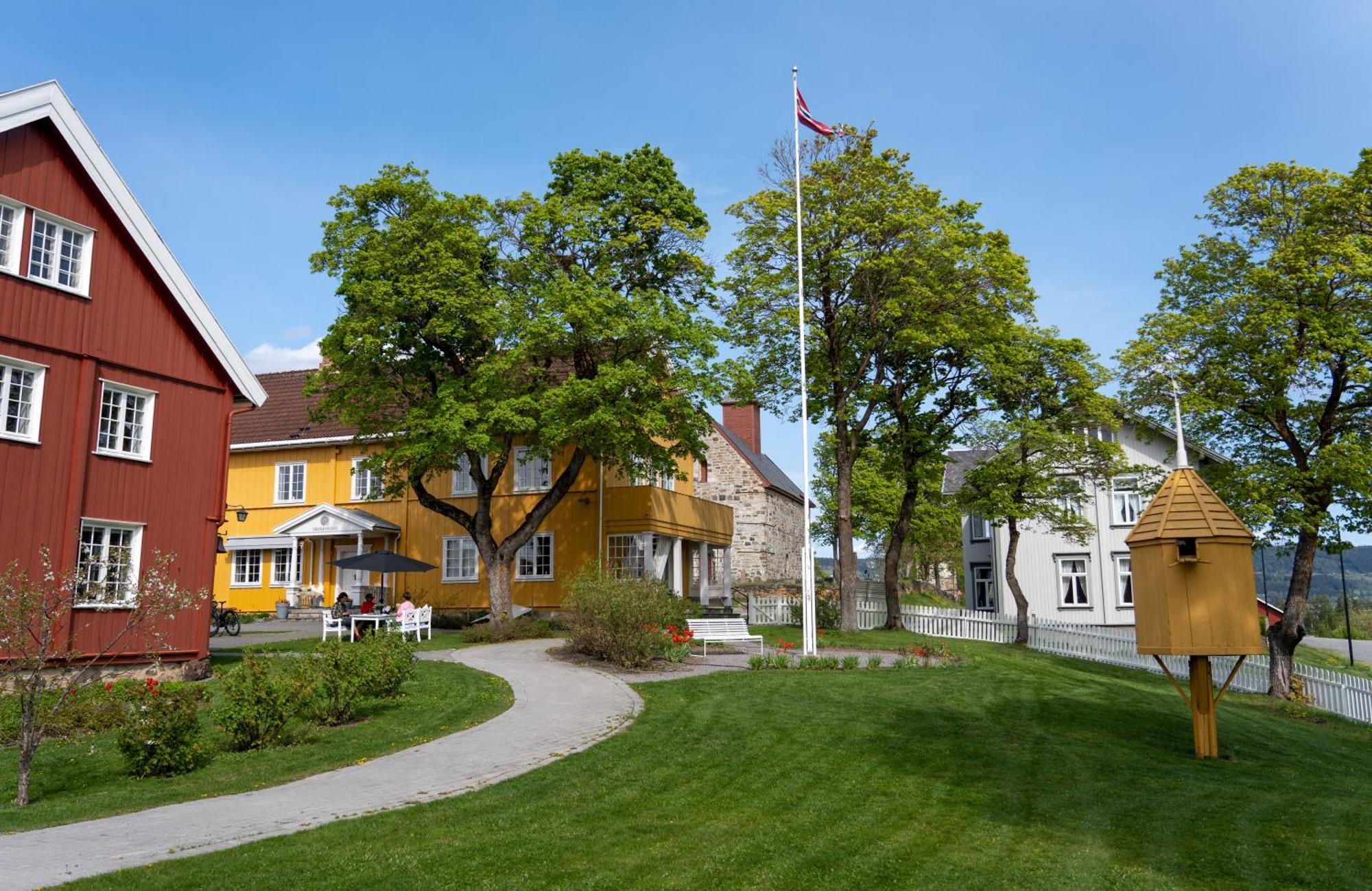 Granavolden Hotel & Gjaestgiveri Екстериор снимка