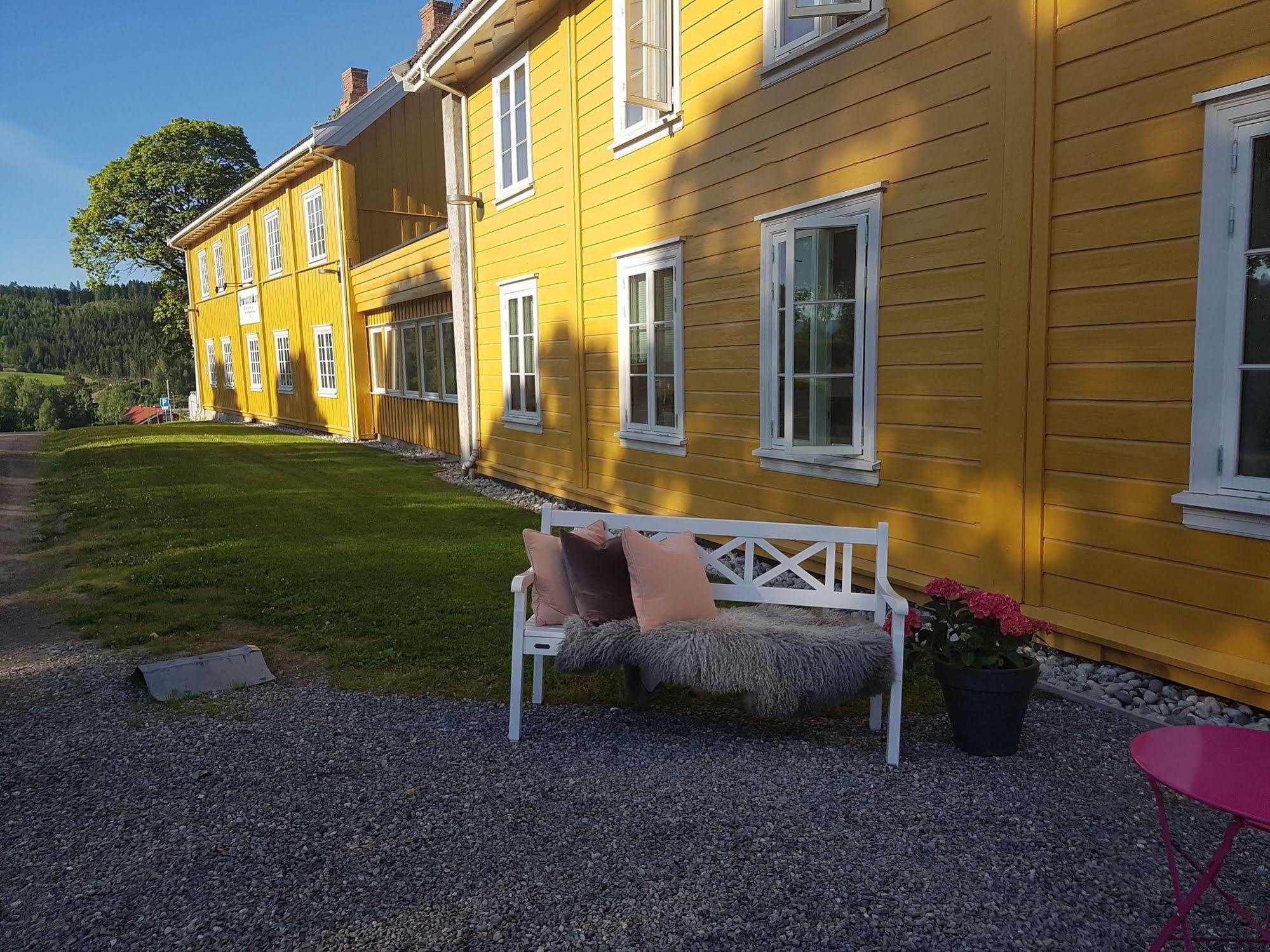 Granavolden Hotel & Gjaestgiveri Екстериор снимка